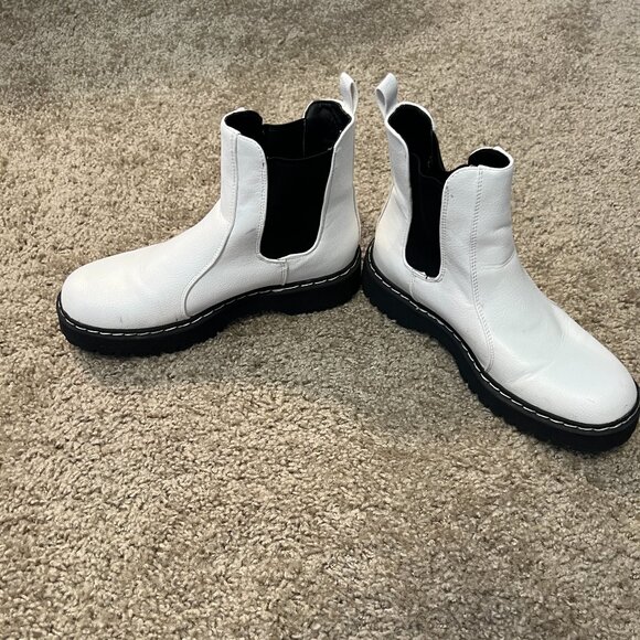 Sincerely Jules Boots - Picture 2 of 4